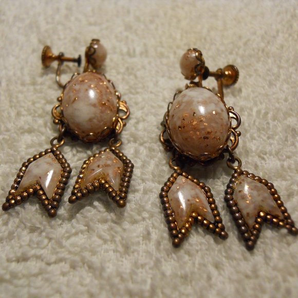 Jewelry - Vintage 1950's confetti chevron earrings